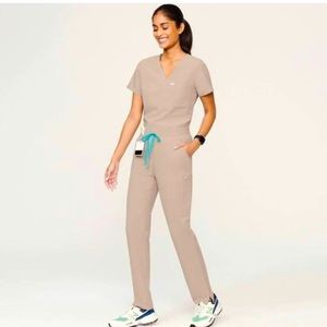 Figs Kade cargo scrubs